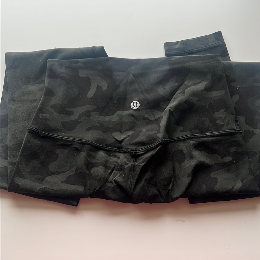 Lululemon Camouflage Leggings - Size 4